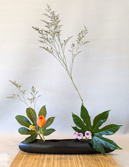 Japanese flower arrangment in the Jiyuka style