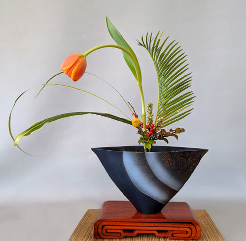 Japanese flower arrangment in the Rikka style